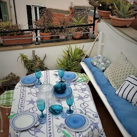 Daire La Casa Sui Tetti, Nella Citta Vecchia Di