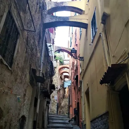 Daire La Casa Sui Tetti, Nella Citta Vecchia Di