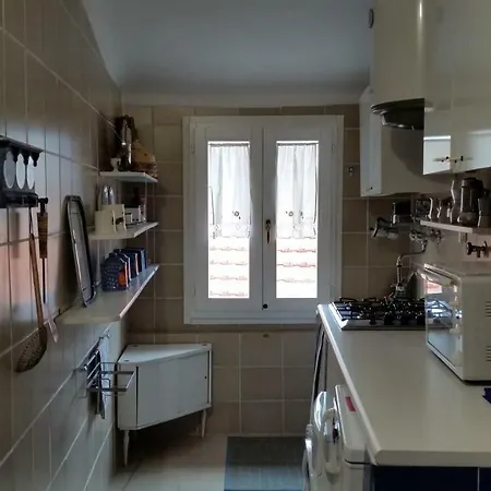 La Casa Sui Tetti, Nella Citta Vecchia Di Daire Sanremo